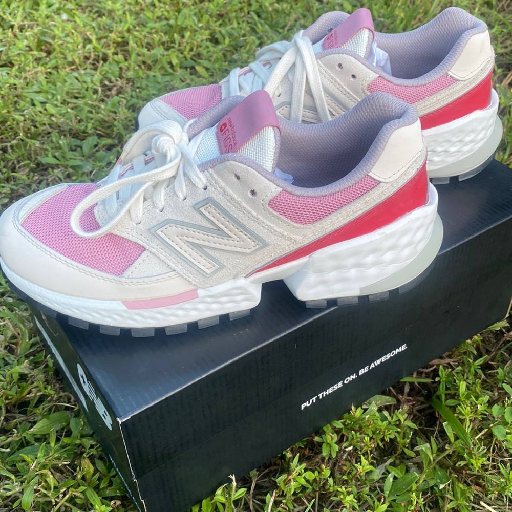FIGS X New Balance 574 Quartz Rose Limited Edition Women's Sneaker Size 7